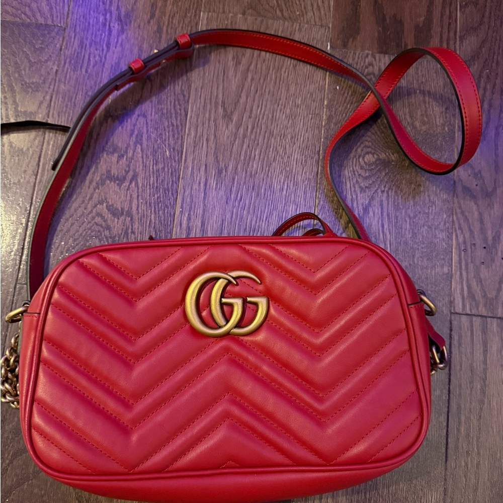 Gucci Red Chevron Quilted Crossbody Bag authentic